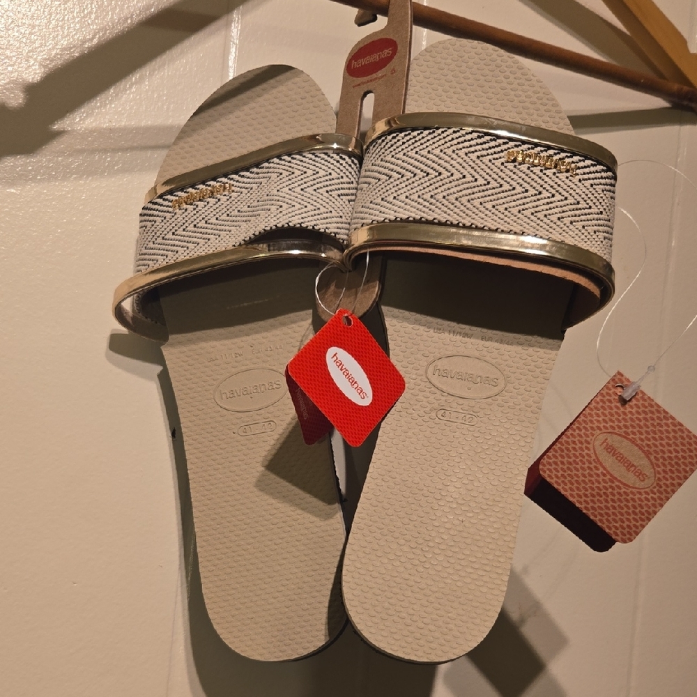 Havaianas Gold and White Sandals